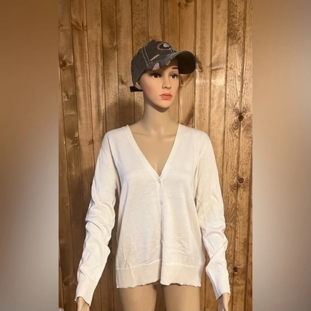 NWT Amazon Essentials Women's Relaxed Fit V-Neck Cropped Cardigan Sz large - Picture 2 of 3